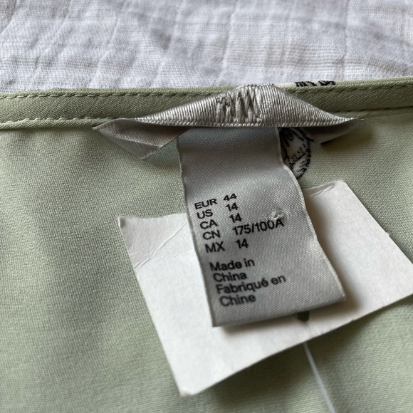 Flowy Spring Dress - Picture 4 of 10